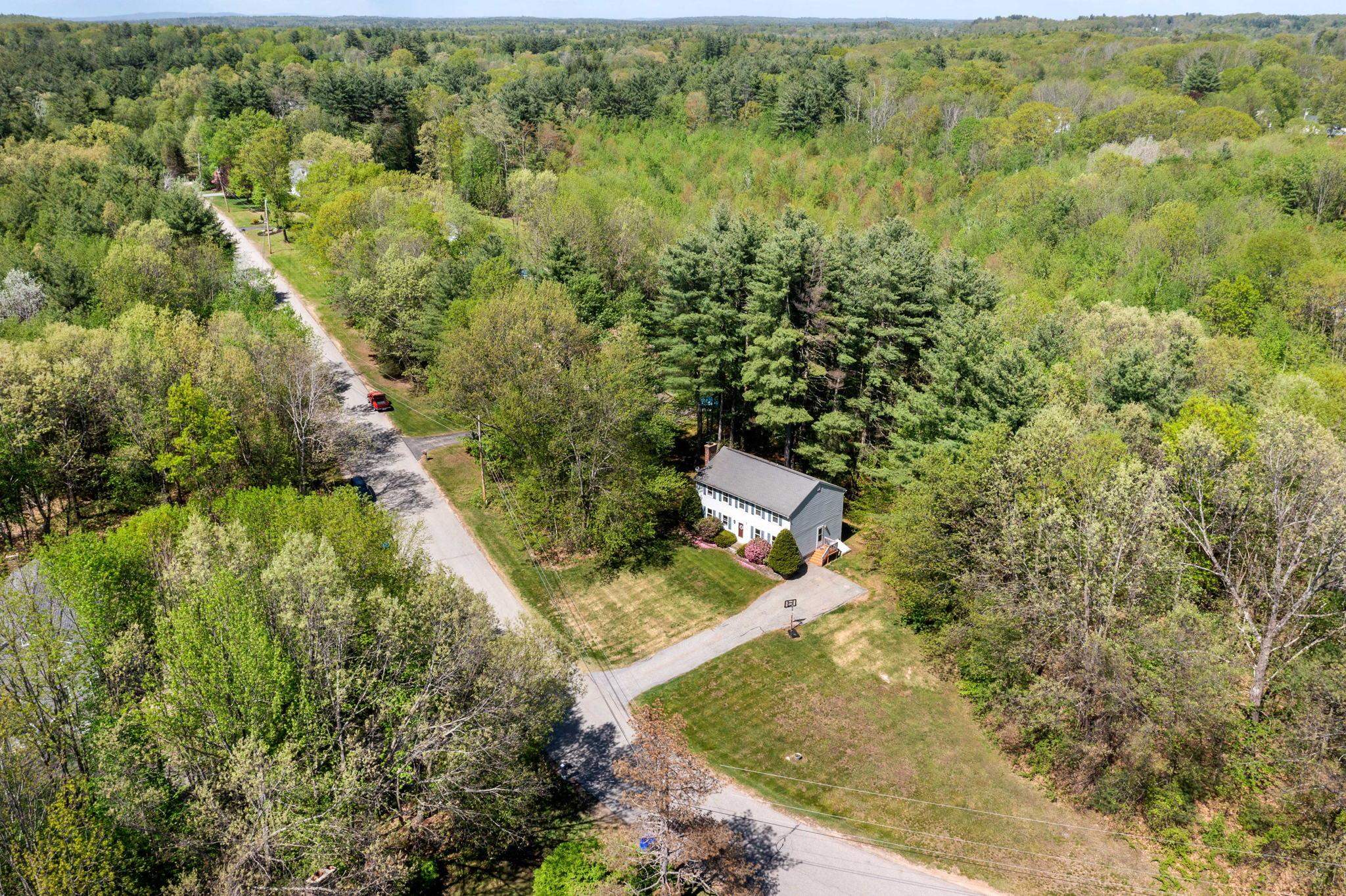 13 Hickory Road Hampstead, NH 03841 - Photo 2 of 32