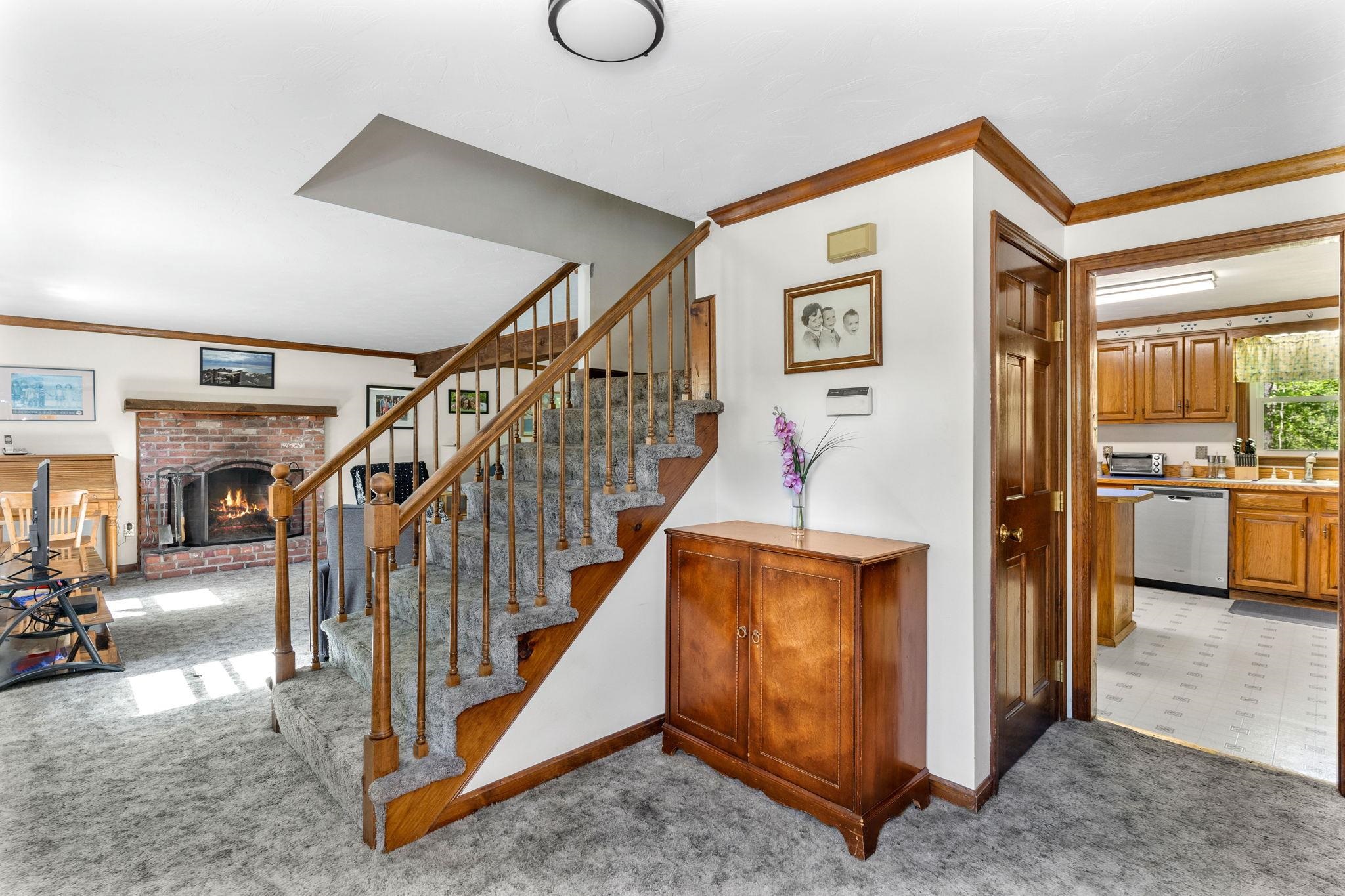 13 Hickory Road Hampstead, NH 03841 - Photo 21 of 32