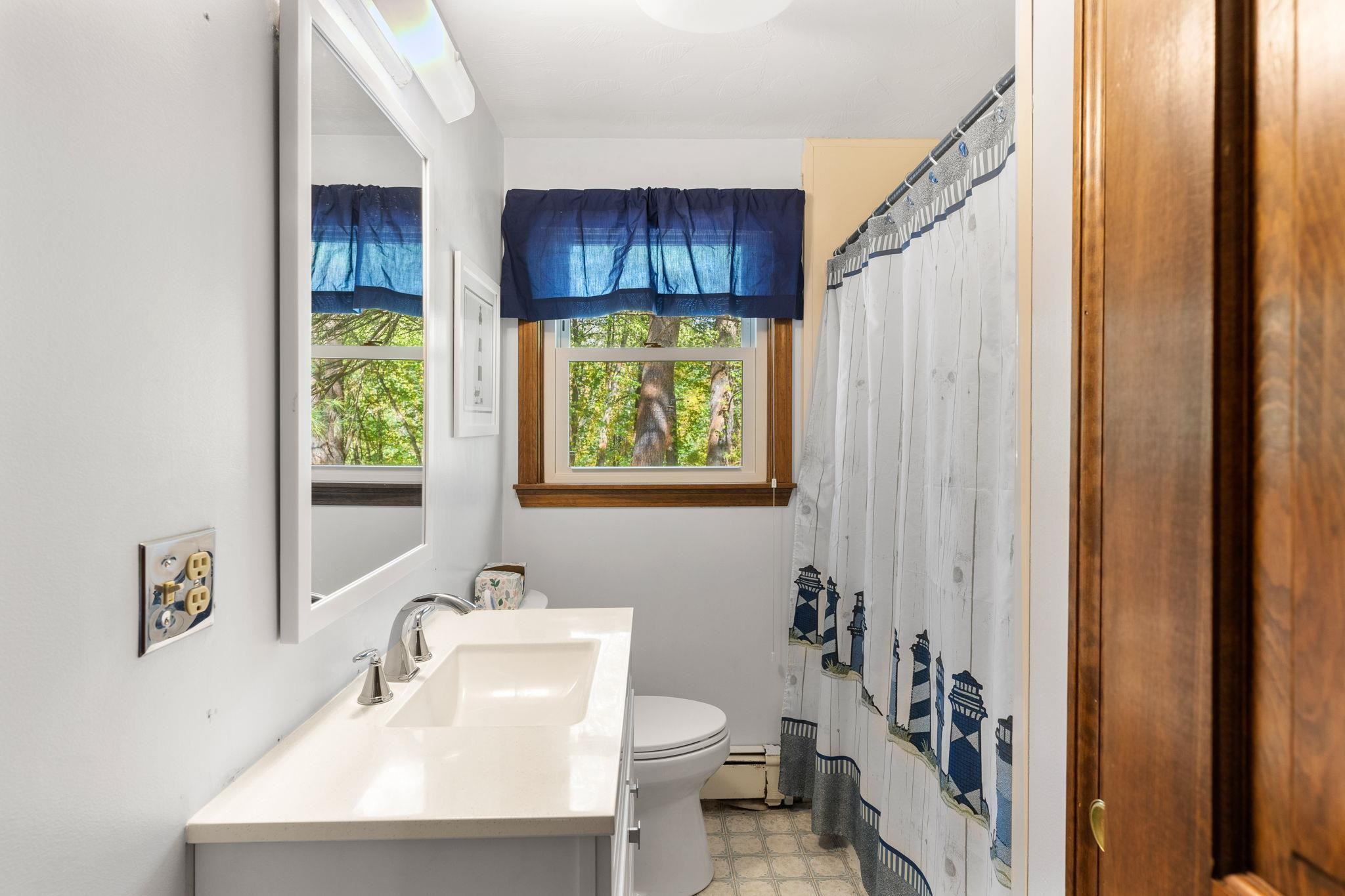 13 Hickory Road Hampstead, NH 03841 - Photo 27 of 32