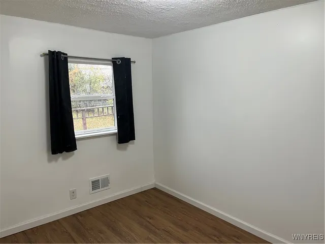 $2,400 | 368 Grover Cleveland Highway, Amherst, NY 14226