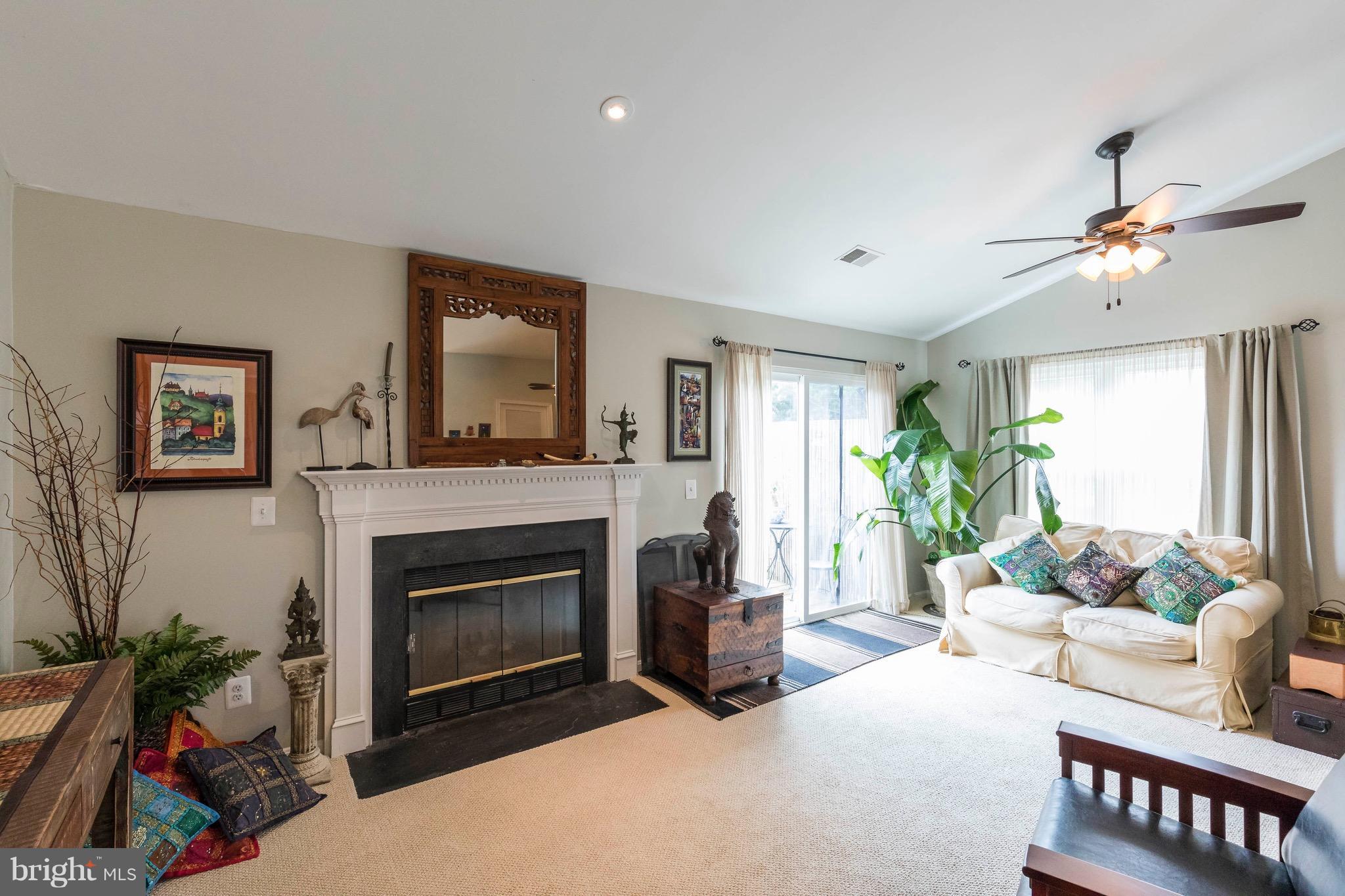 759 Cedar Crest Drive Warrenton, VA 20186 - Photo 10 of 26 Living Room