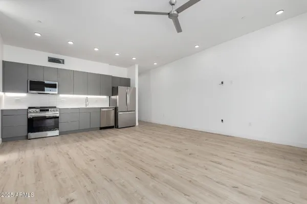 $1,999 | 531 East Willetta Street, Unit 102, Phoenix, AZ 85004