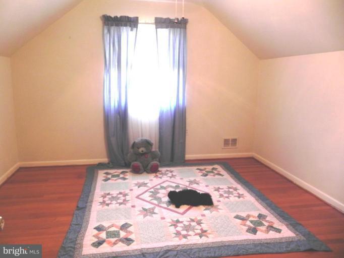 1901 Elton Road Adelphi, MD 20783 - Photo 22 of 27 bedrm 3 upper level w secret com-partment+ woodflr