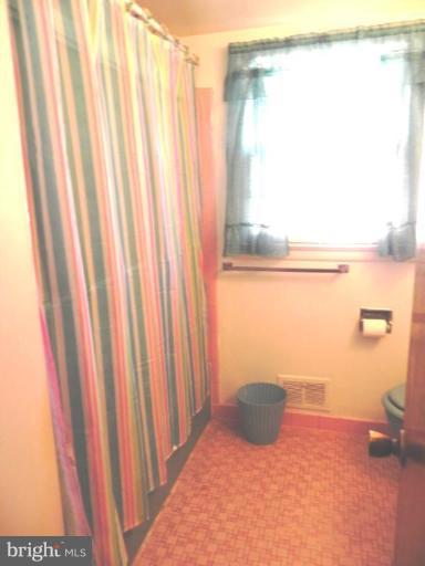 1901 Elton Road Adelphi, MD 20783 - Photo 23 of 27 Upper Level Full Bath tiled tub and shower