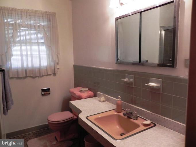 1901 Elton Road Adelphi, MD 20783 - Photo 8 of 27 Main Level Bath