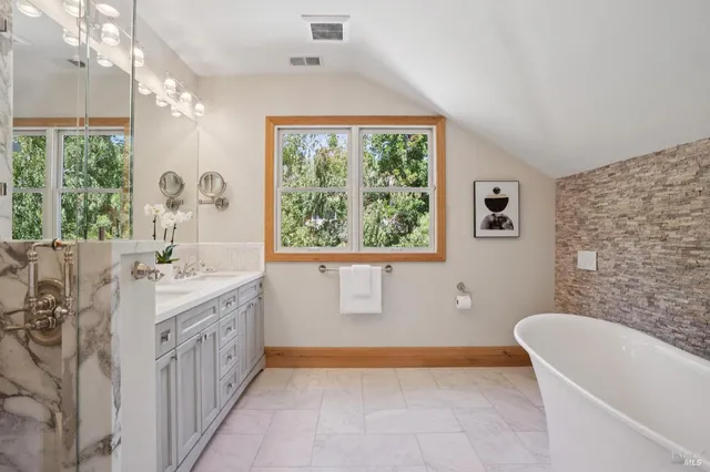 $3,590,000 | 6 Hunter Creek, Fairfax, CA 94930