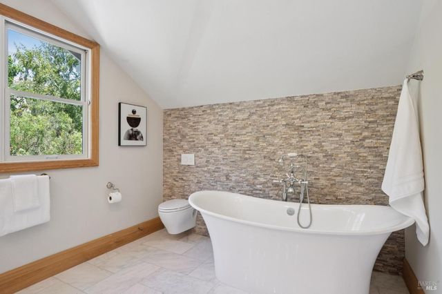 $3,590,000 | 6 Hunter Creek, Fairfax, CA 94930