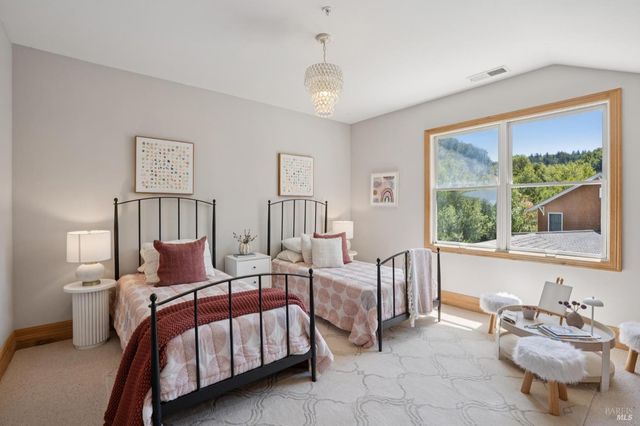 $3,590,000 | 6 Hunter Creek, Fairfax, CA 94930