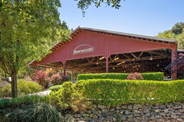 $3,590,000 | 6 Hunter Creek, Fairfax, CA 94930