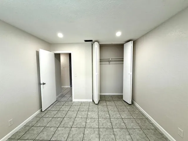 $1,800 | 511 West Kalmia Drive, Unit 10, Lake Park, FL 33403