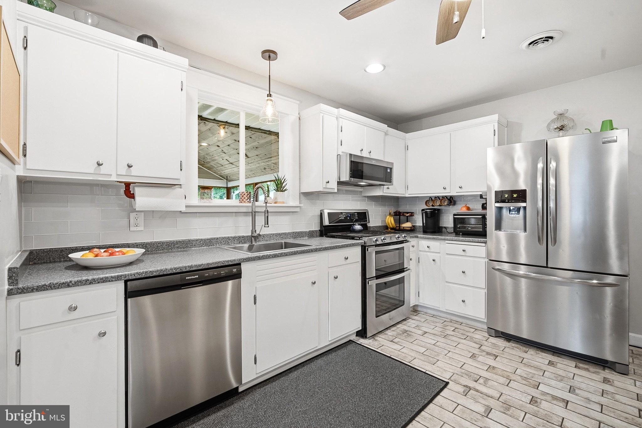 1269 Tanyard Road Sewell, NJ 08080 - Photo 22 of 38