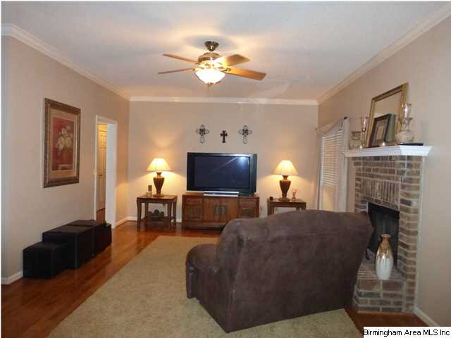 149 Chestnut Drive Alabaster, AL 35007 - Photo 3 of 32