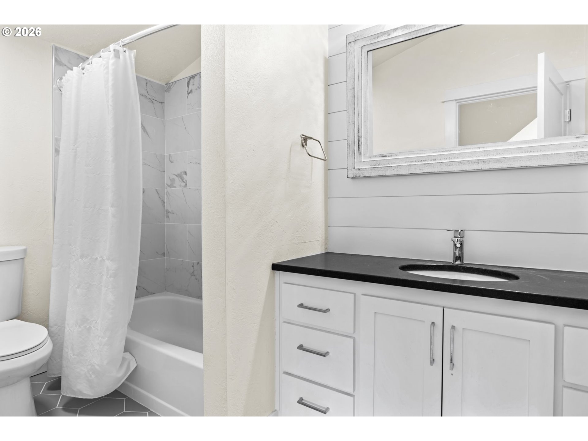 855 Calvin Street Eugene, OR 97401 - Photo 19 of 24 Bathroom