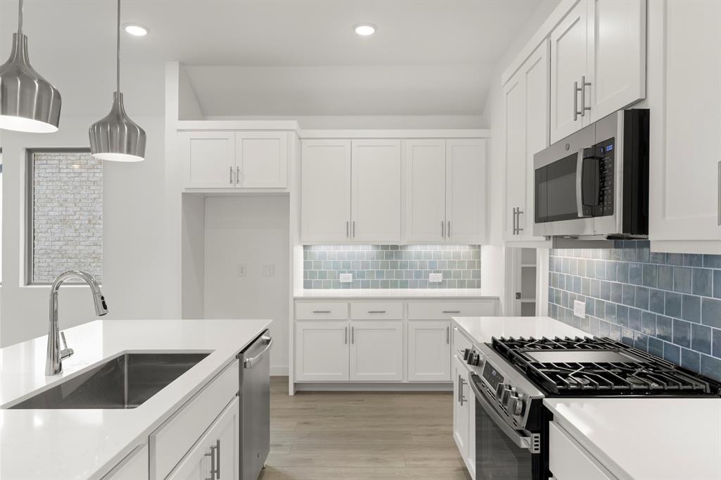 3304 Red Hl Road Celina, TX 75009 - Photo 13 of 29 12. 3304 Red Hill - Kitchen (3)