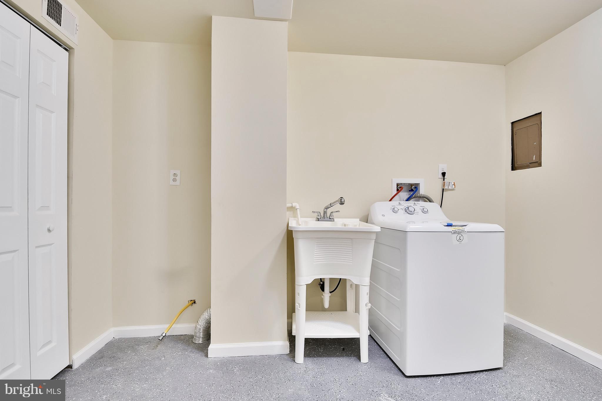 227 Old Riverside Road Baltimore, MD 21225 - Photo 13 of 20