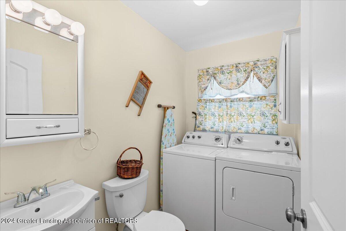 203 West Herbison Road Dewitt, MI 48820 - Photo 16 of 40 31-Media Jett - 30