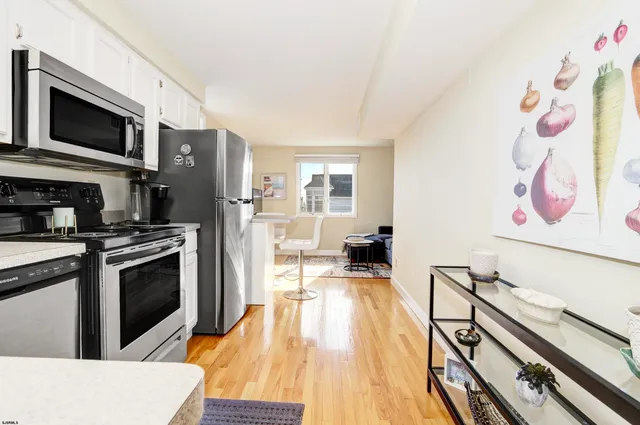 $465,000 | 9801 Ventnor Avenue, Unit B1, Margate City, NJ 08402