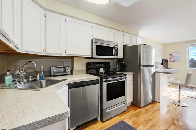 $465,000 | 9801 Ventnor Avenue, Unit B1, Margate City, NJ 08402