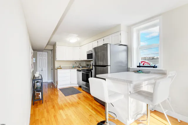 $465,000 | 9801 Ventnor Avenue, Unit B1, Margate City, NJ 08402