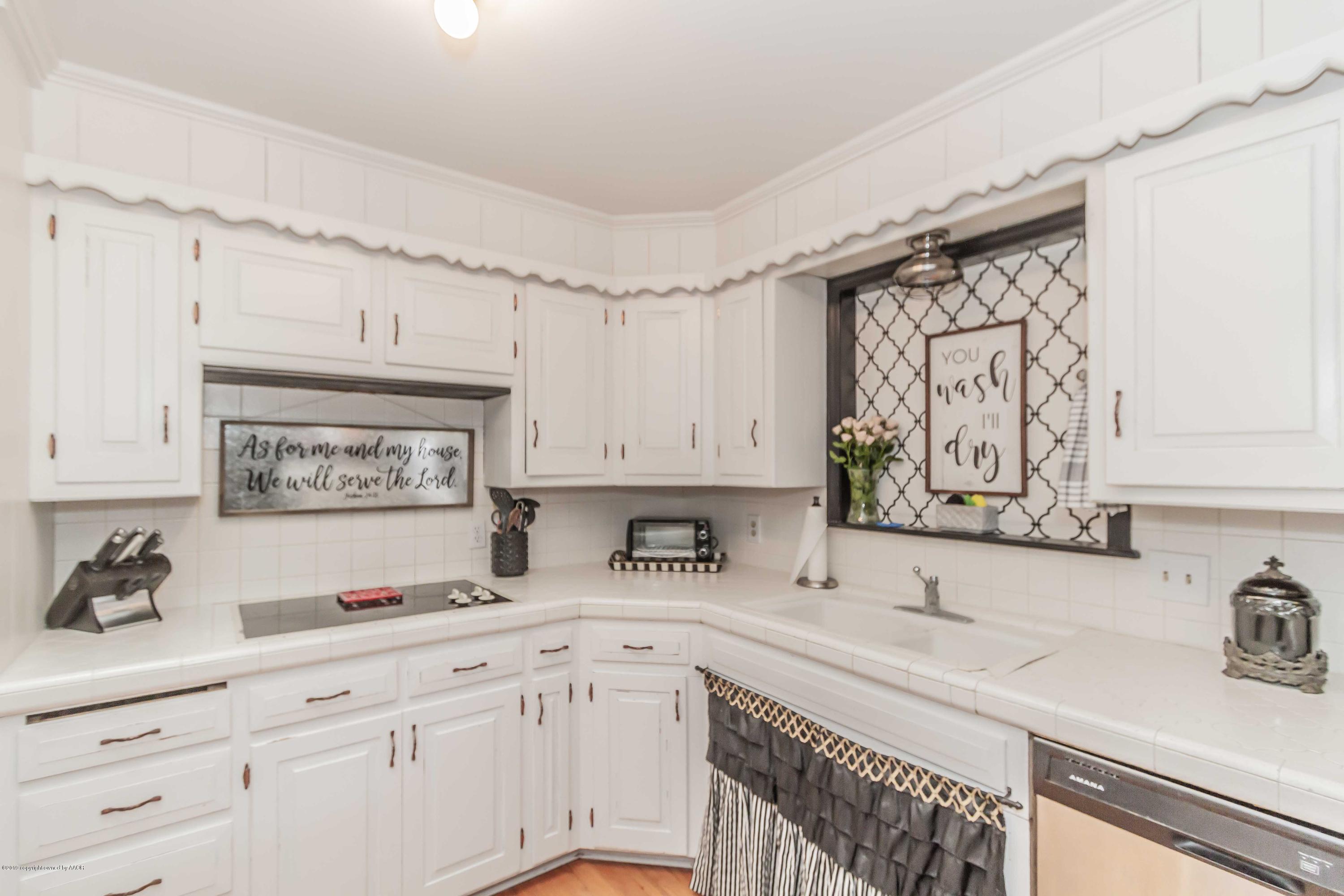 6904 Calumet Road Amarillo, TX 79106 - Photo 8 of 26 KITCHEN VIEW 2
