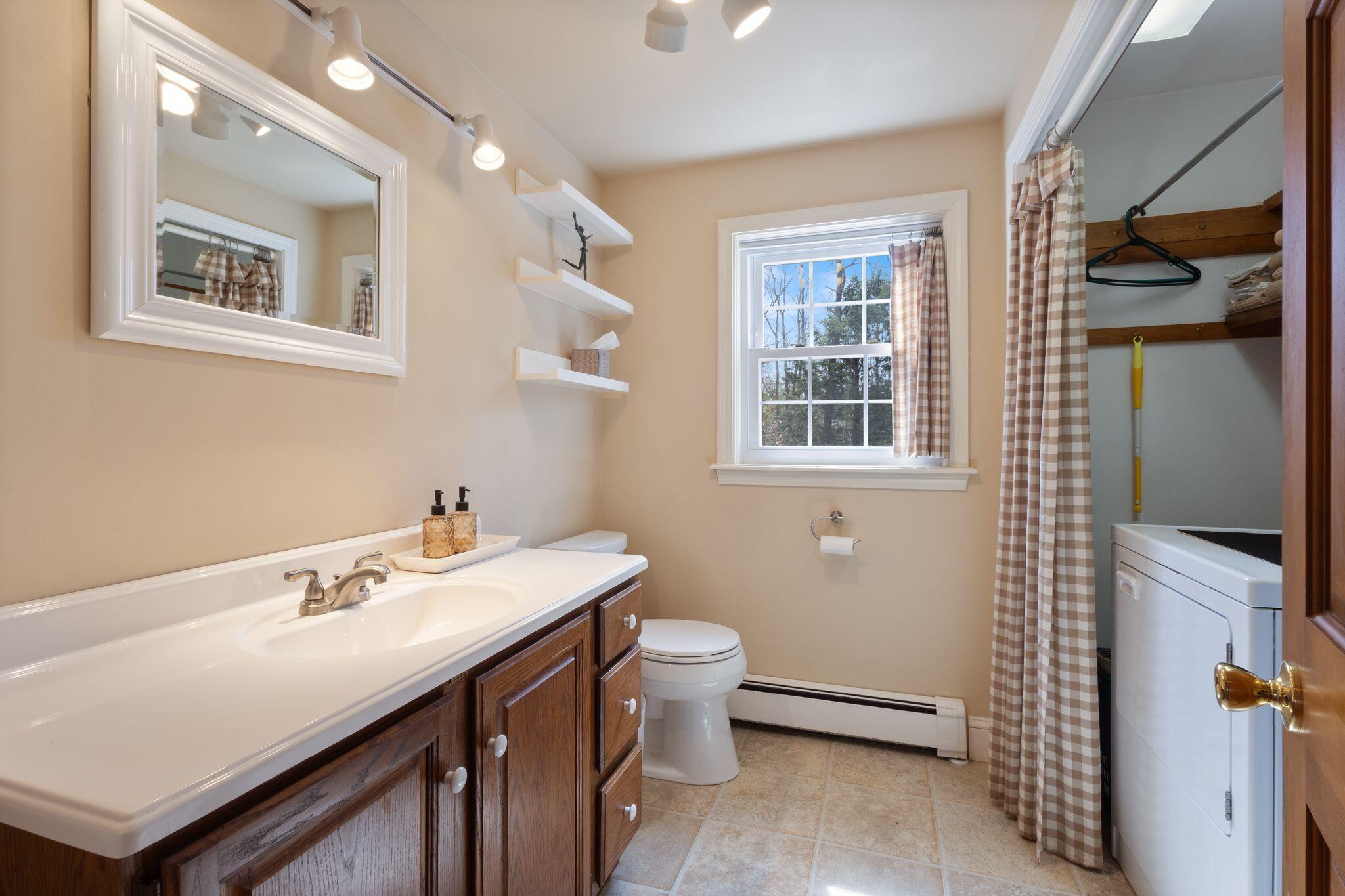 16 Richard Road Gorham, ME 04038 - Photo 9 of 48 16_Richard_Rd_026