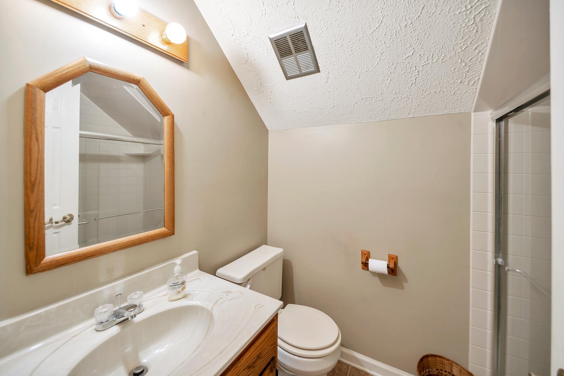 1115 Kathryn Road Mount Juliet, TN 37122 - Photo 14 of 21 Full bath #3. Upstairs. Remodeled in 2015