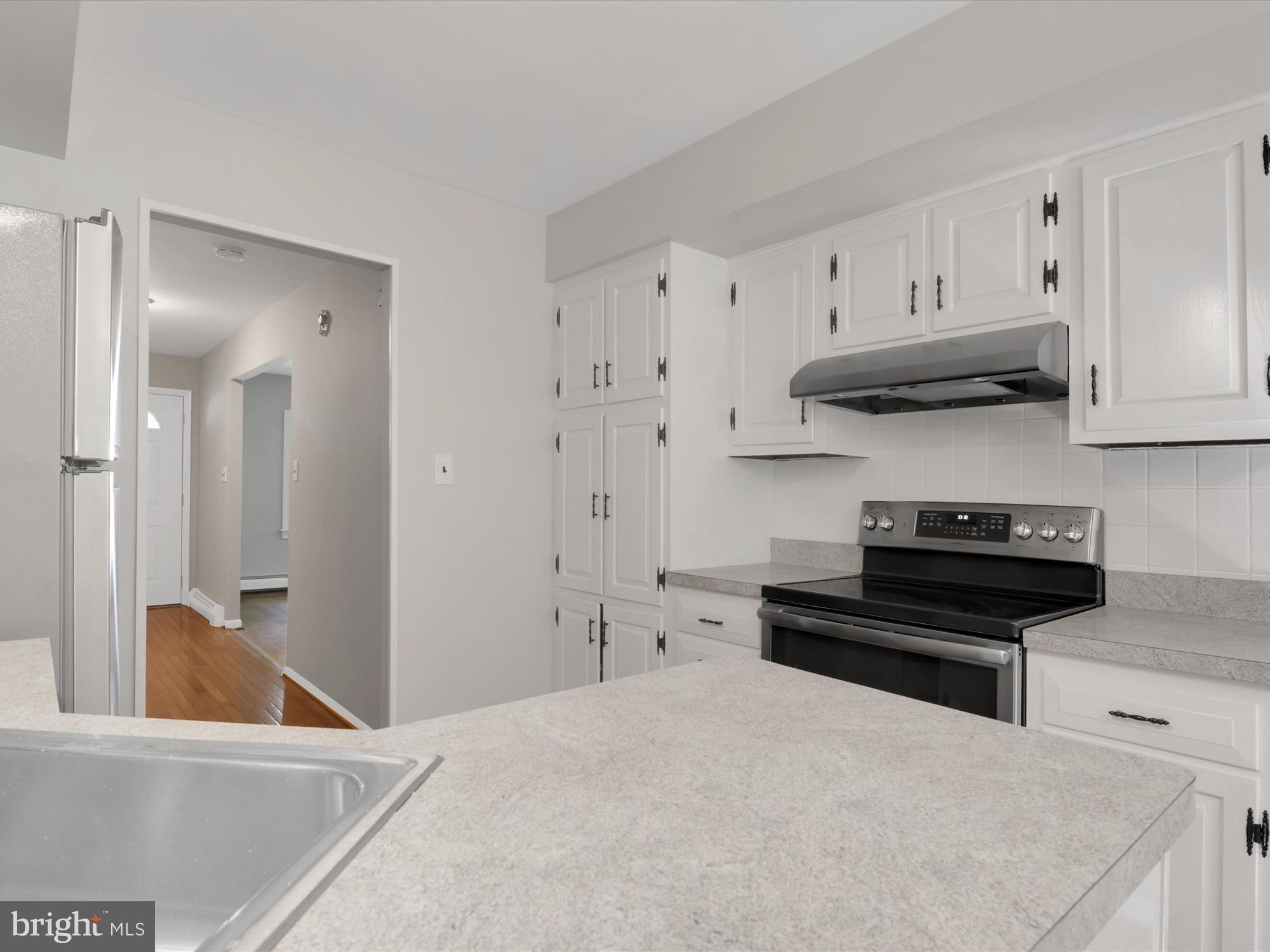 1009 Edwards Drive Springfield, PA 19064 - Photo 8 of 25 Gallery Image 8