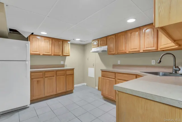 an empty room with an entryway