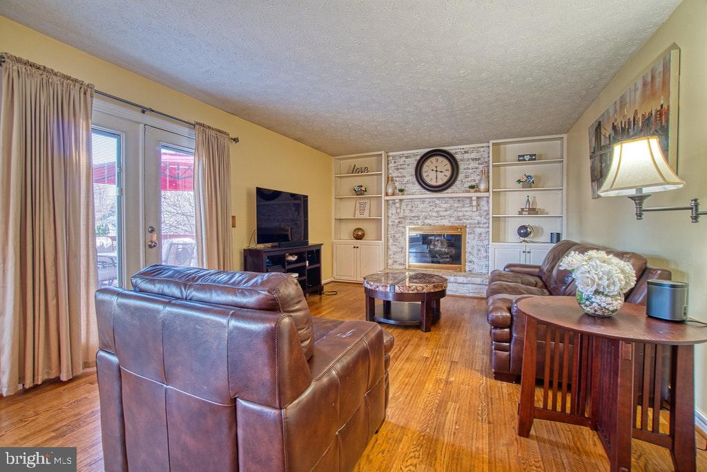 1940 East Beech Road Sterling, VA 20164 - Photo 13 of 27 Family room off of kitchen