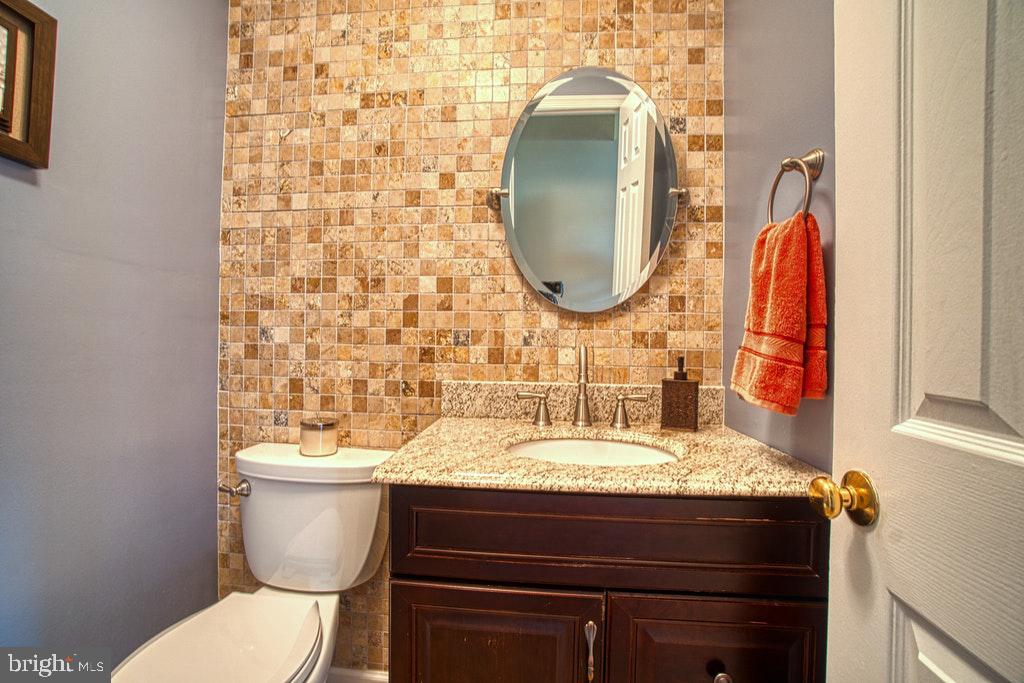 1940 East Beech Road Sterling, VA 20164 - Photo 15 of 27 Main level powder room