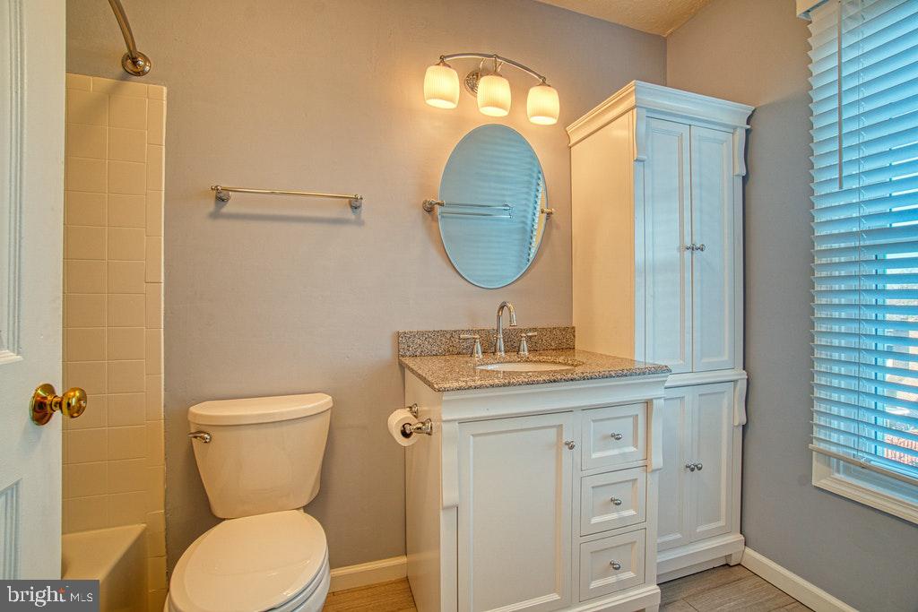 1940 East Beech Road Sterling, VA 20164 - Photo 17 of 27 Master bedroom bath