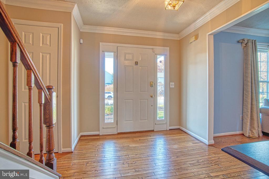 1940 East Beech Road Sterling, VA 20164 - Photo 3 of 27 Foyer