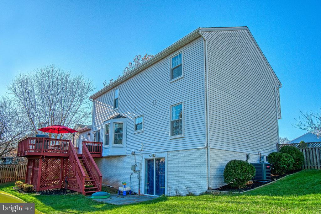 1940 East Beech Road Sterling, VA 20164 - Photo 24 of 27 Back view of house