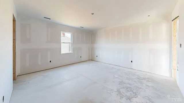 a view of empty room with window