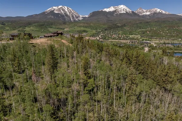 $975,000 | 84 Mayfly Drive, Silverthorne, CO 80498