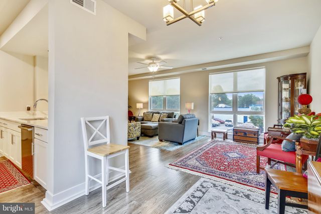 $725,000 | 1800 Mt Vernon Avenue, Unit 204, Alexandria, VA 22301