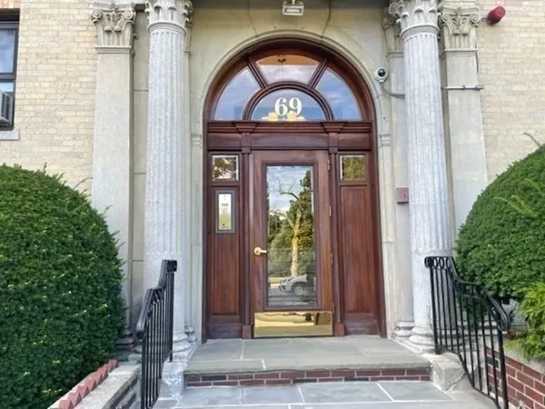 $2,450 | 69 Park Drive, Unit 17, Boston, MA 02215