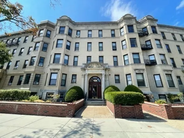 $2,450 | 69 Park Drive, Unit 17, Boston, MA 02215