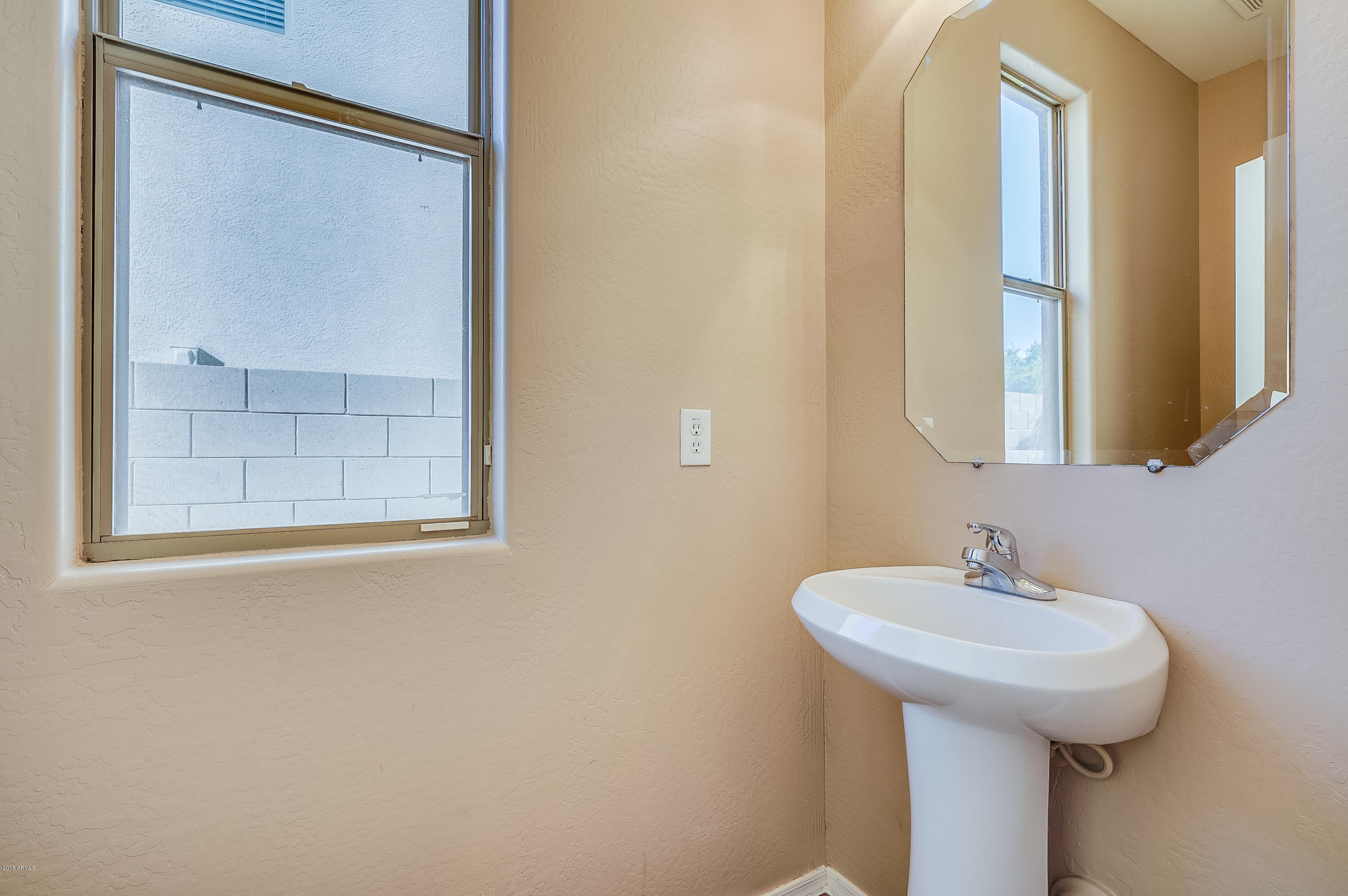 8709 West Cordes Road Tolleson, AZ 85353 - Photo 13 of 23 Cordes-19