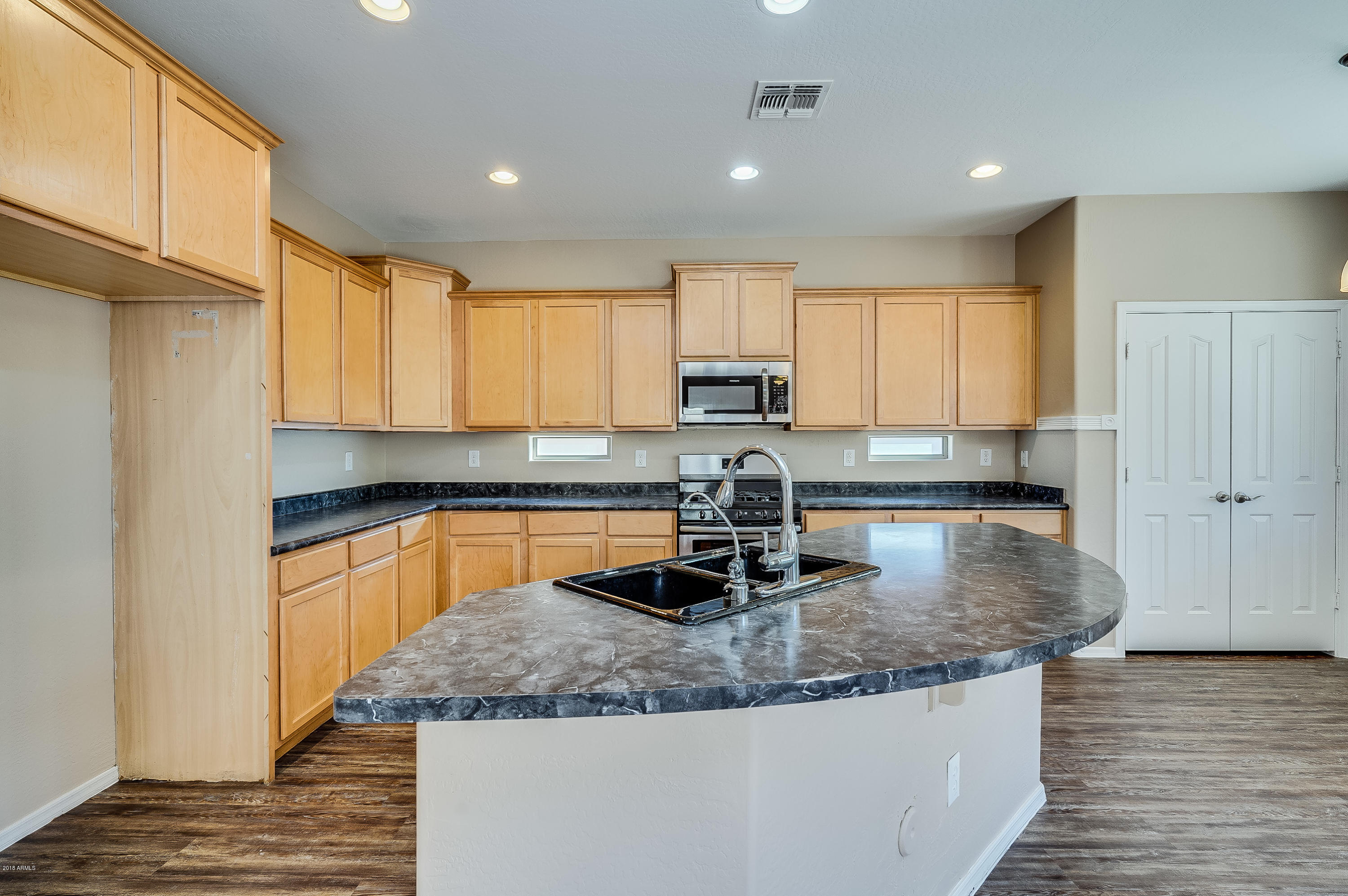 8709 West Cordes Road Tolleson, AZ 85353 - Photo 4 of 23 Cordes-8