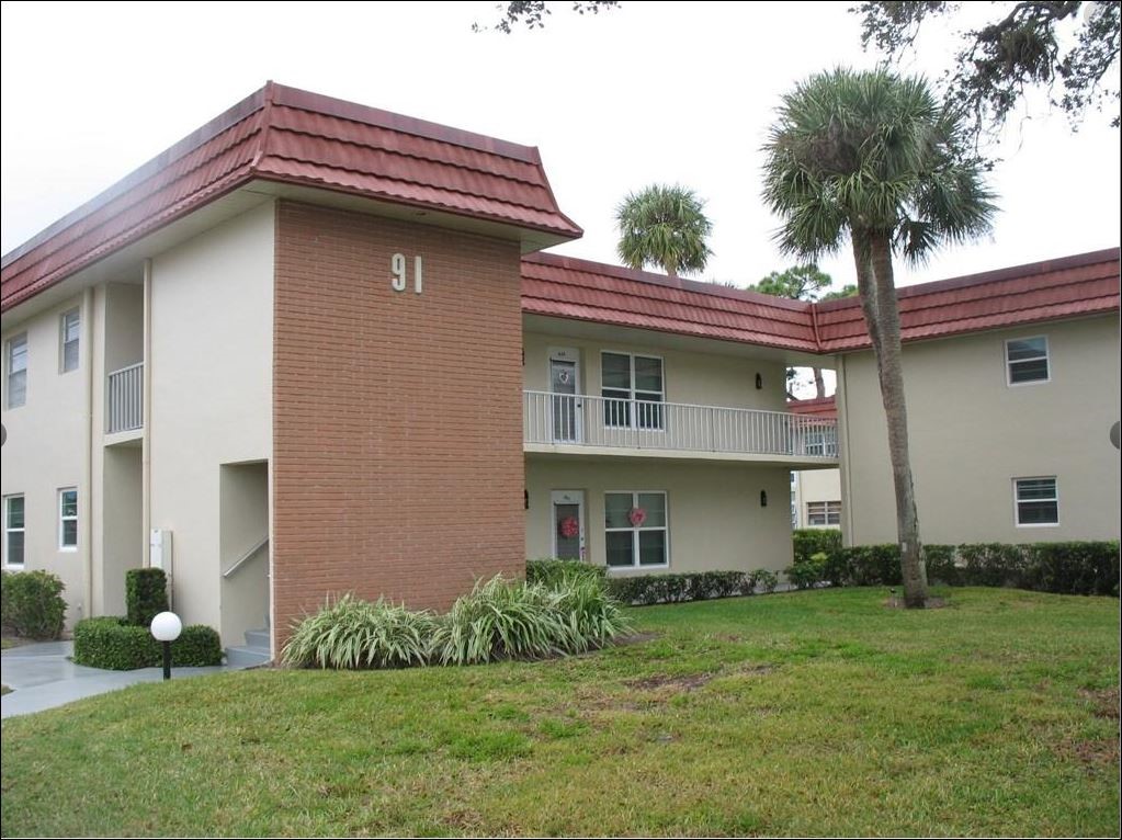 91 Crooked Tree Lane, Unit 201 Vero Beach, FL 32962 - Photo 1 of 29