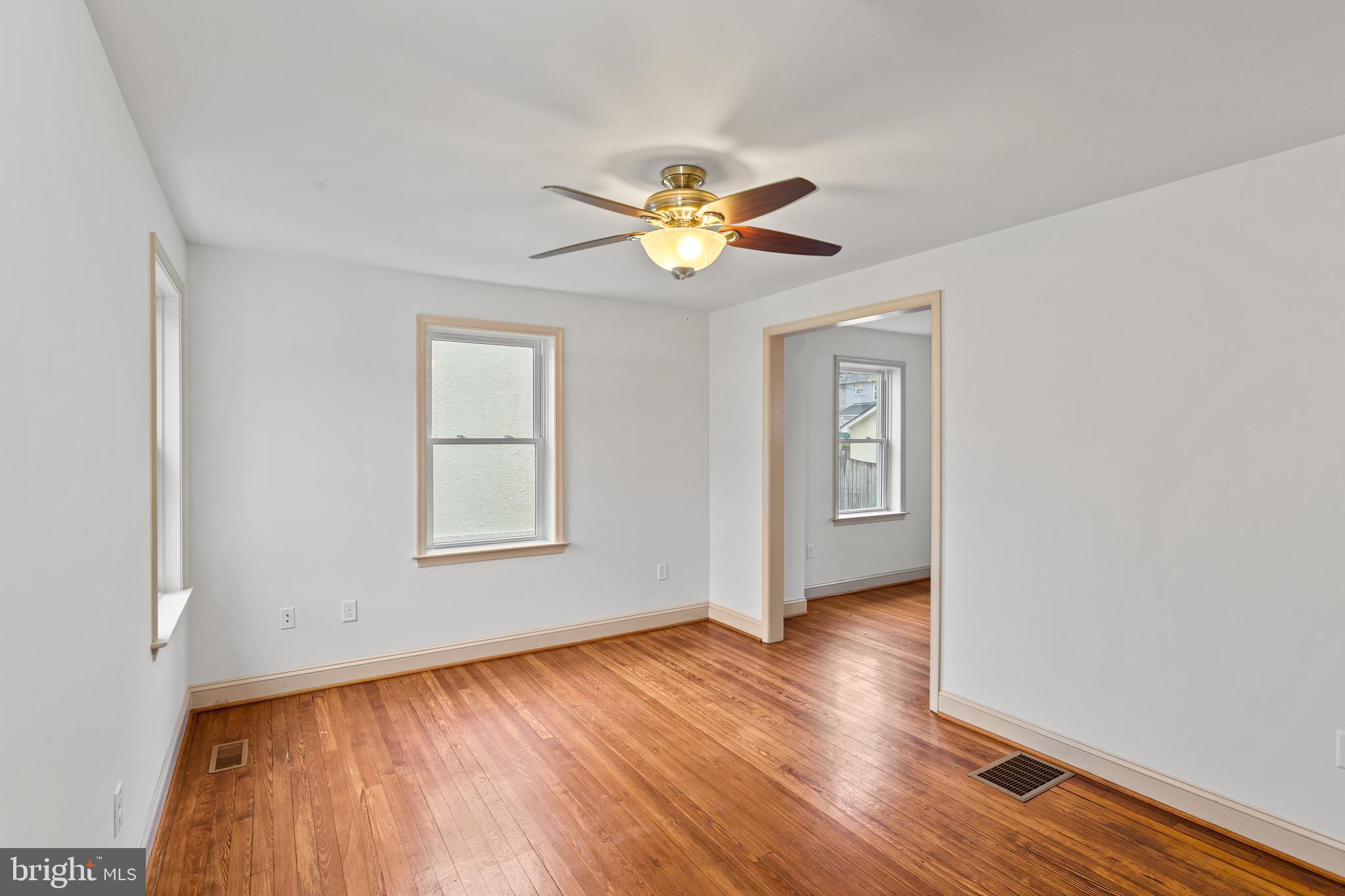 74 Kinship Road Dundalk, MD 21222 - Photo 4 of 29 Sun Filled Living Room