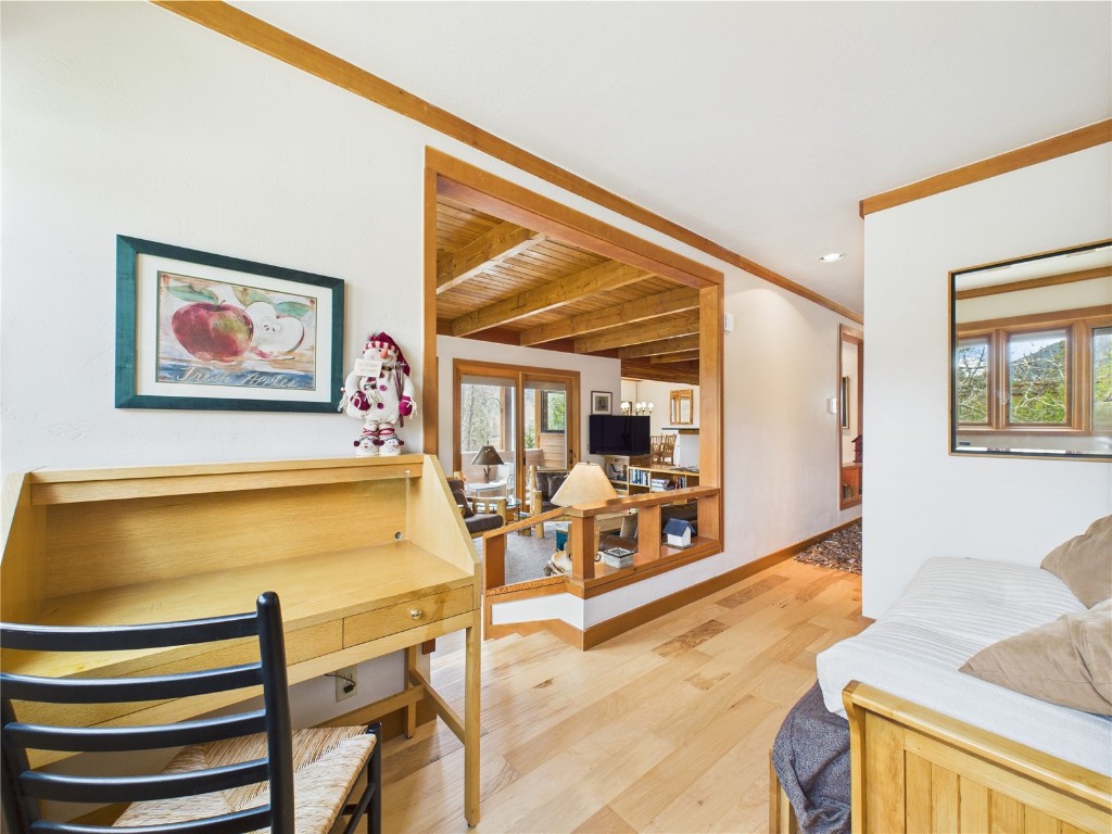 620 Tennis Club Road, Unit 1339 Keystone, CO 80435 - Photo 21 of 49 Cozy den with large windows and natural light, ideal for a home office