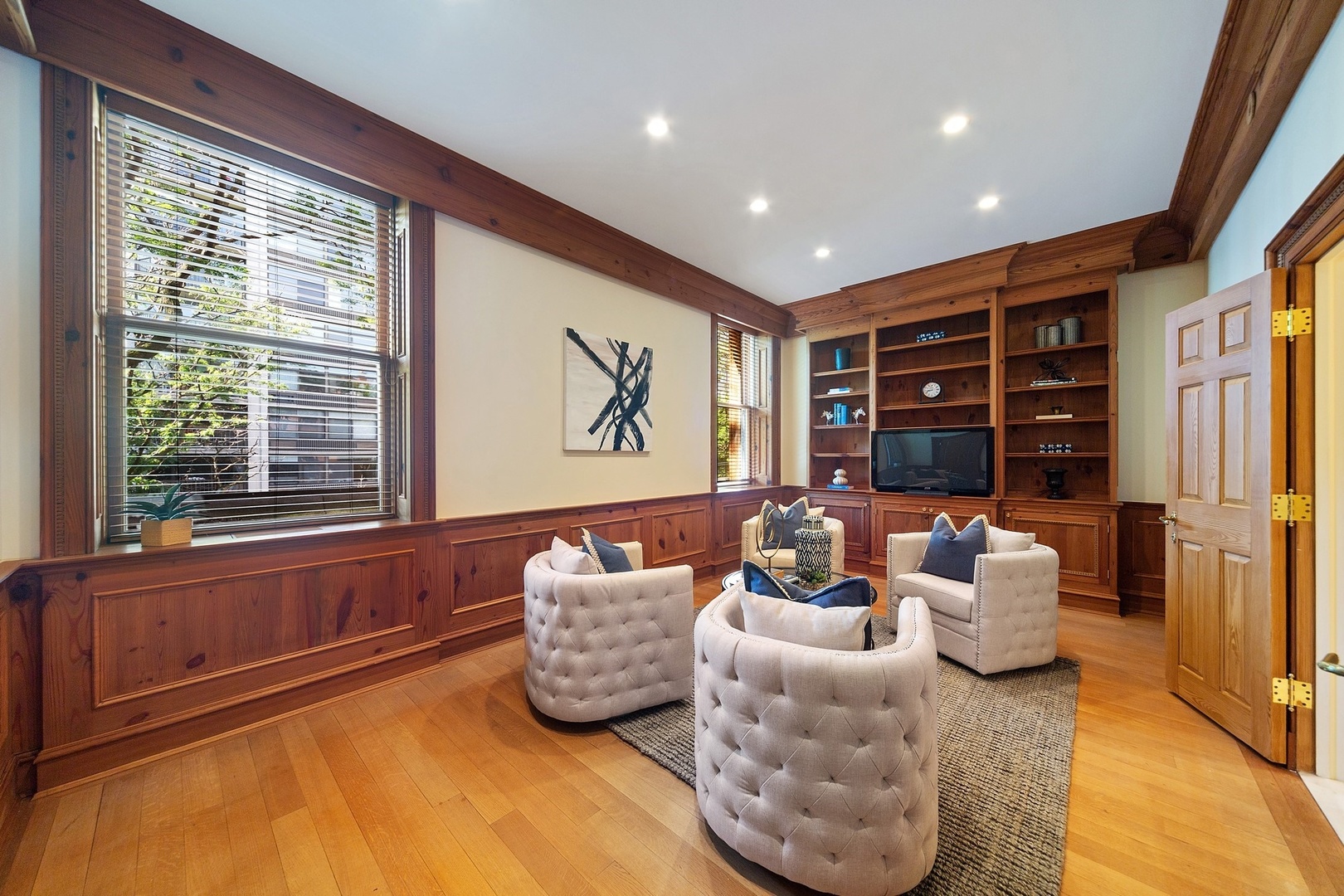 1500 North Astor Street, Unit 7 Chicago, IL 60610 - Photo 13 of 23
