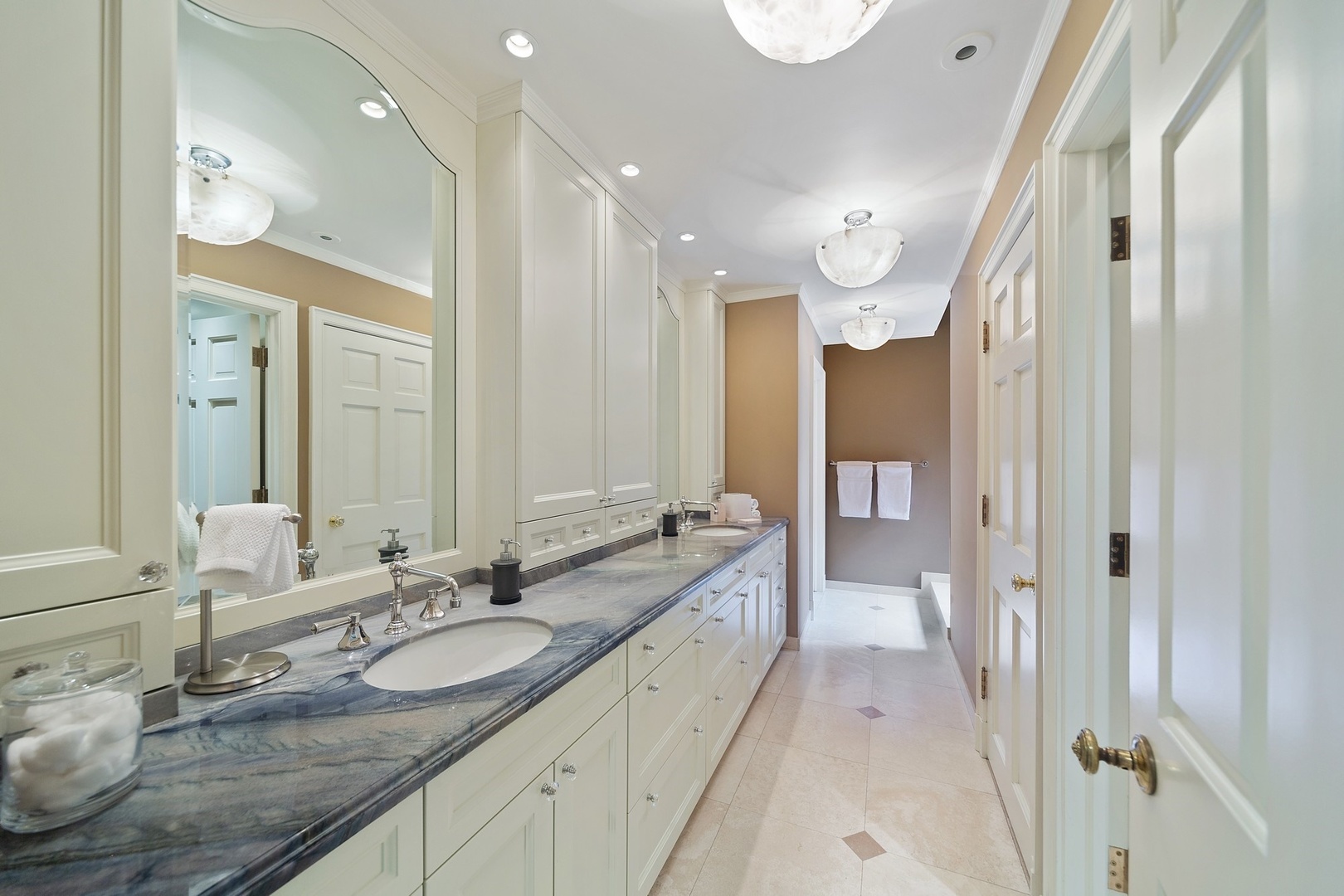 1500 North Astor Street, Unit 7 Chicago, IL 60610 - Photo 19 of 23