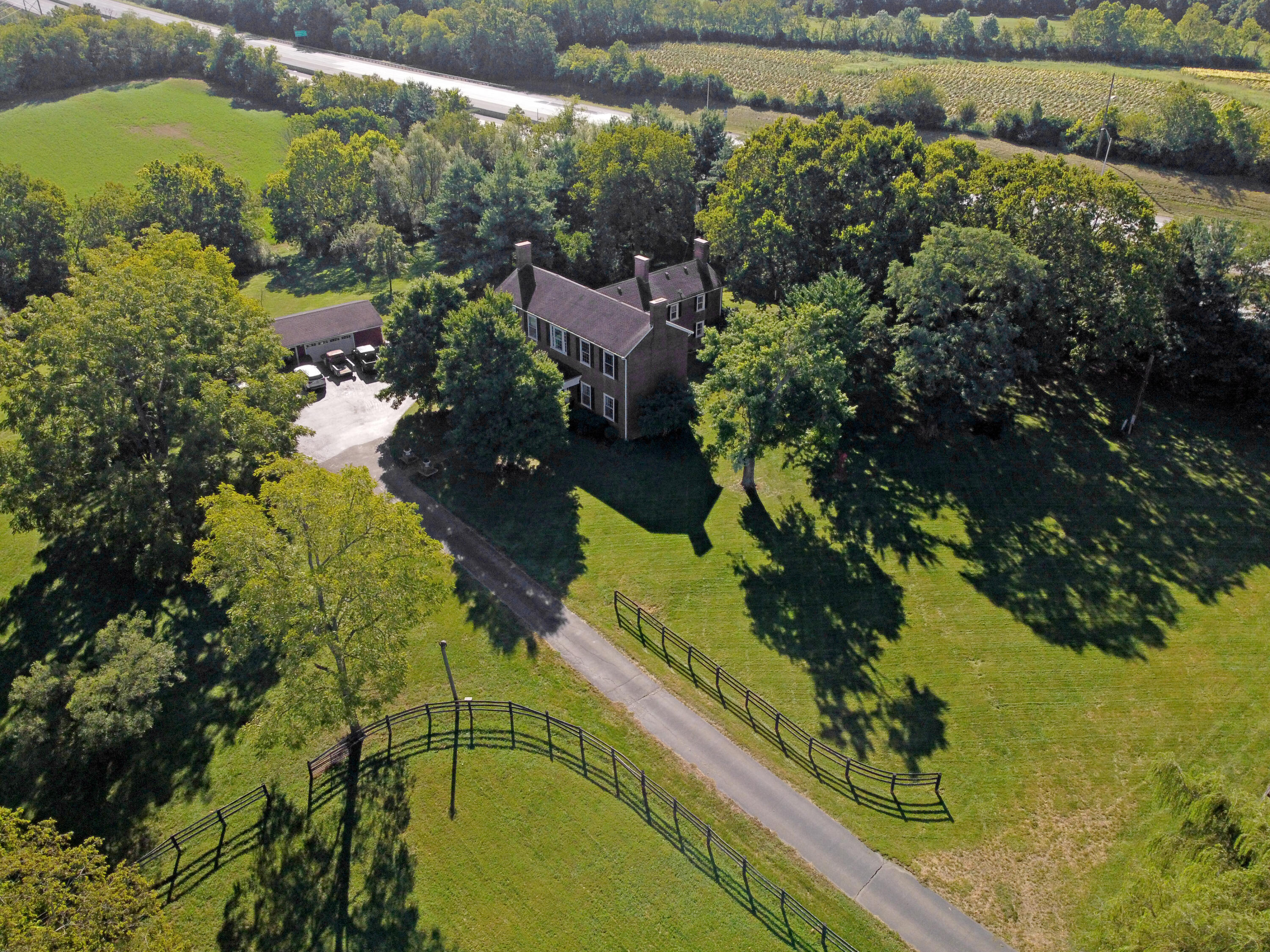 1641 Hume Road Lexington, KY 40516 - Photo 8 of 48 A2