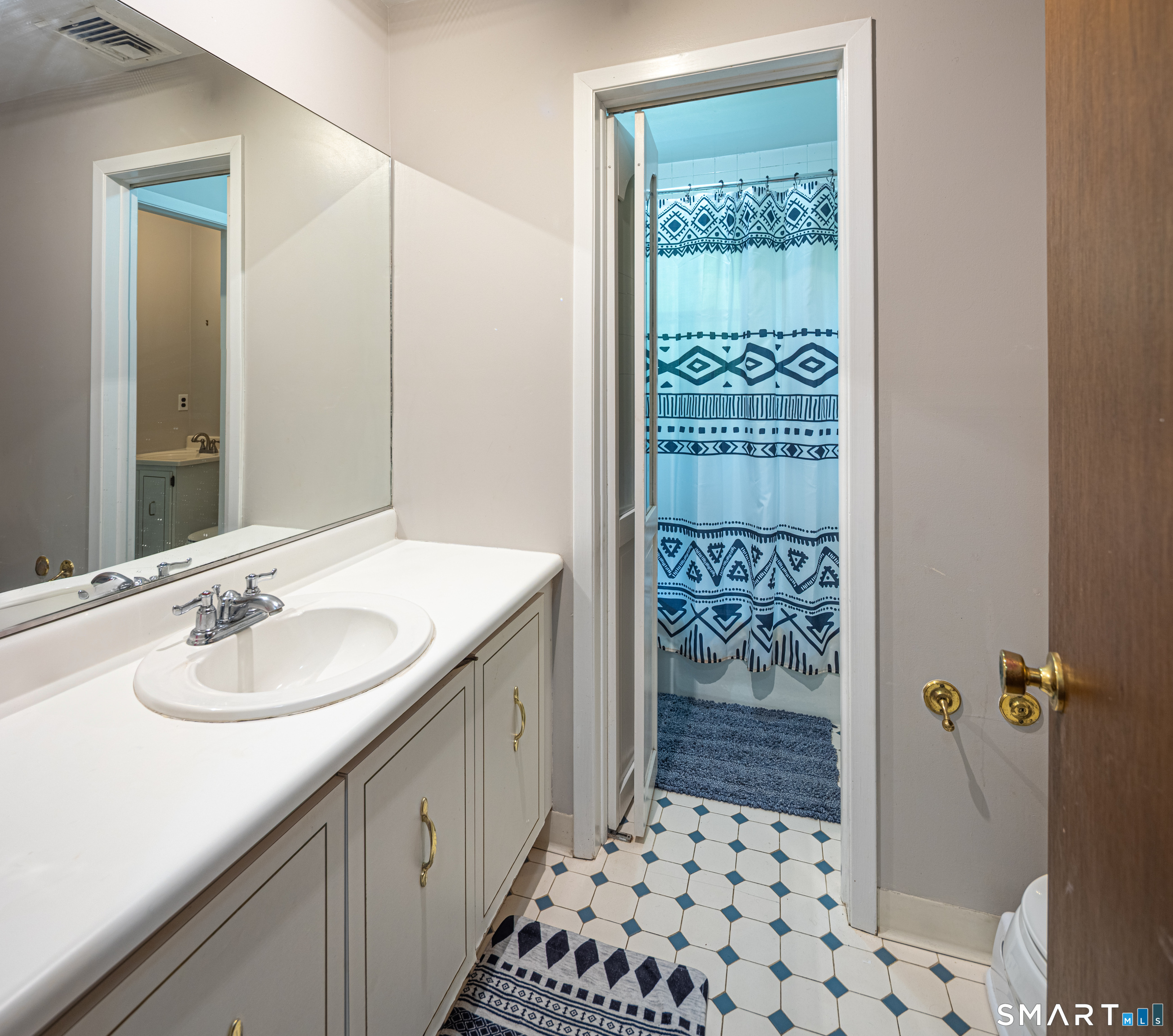 421 Chestnut Hill Road Stamford, CT 06903 - Photo 20 of 32 Gallery Image 20