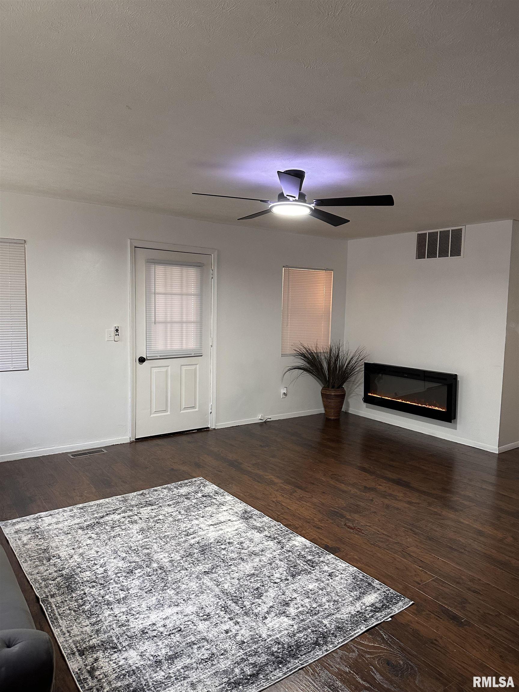 143 South Wesley Street Springfield, IL 62703 - Photo 3 of 20