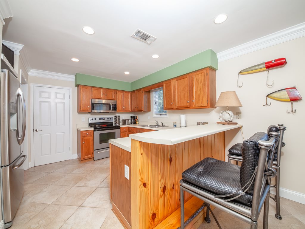 1701 Regency Road, Unit 112 Gulf Shores, AL 36542 - Photo 16 of 33 Eat In Bar Area