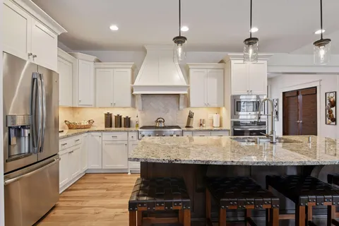 $1,590,000 | 155 Wooddale Avenue, Wayzata, MN 55391